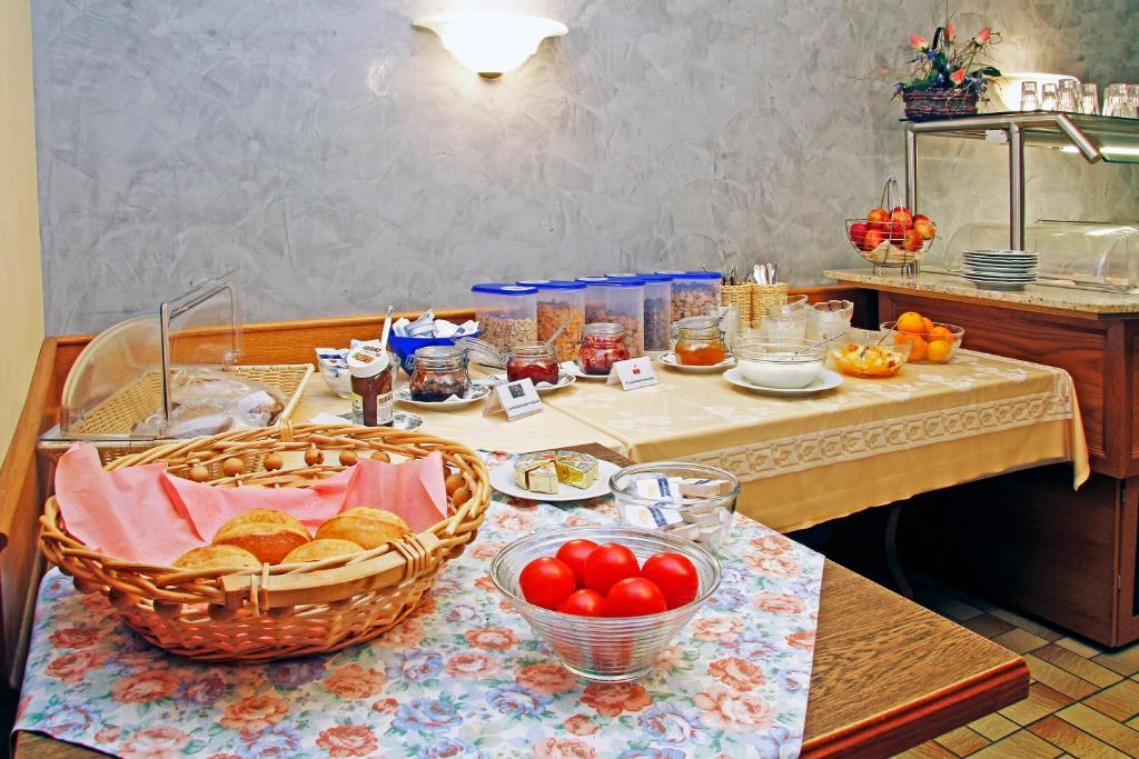 Zewener Hof - Garni Hotel เทรียร์ ภายนอก รูปภาพ